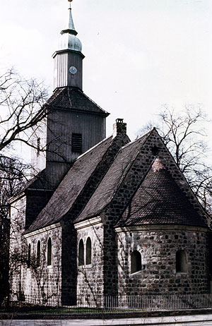 Alte Dorfkirche in Berlin Mariendorf