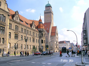 Karl-Marx-Strasse 83 Rathaus Neuklln und Amtsgericht